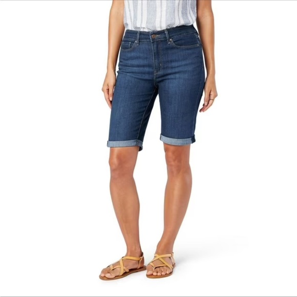 Levi Strauss Signature Bermuda Shorts - Picture 1 of 8